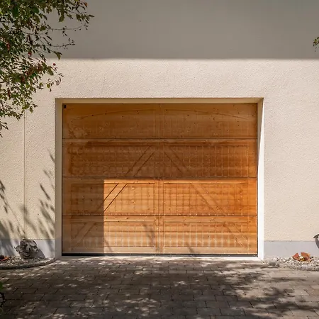 Allgaeublick Am Radweg Mit Fahrradgarage Und Garten Lachen